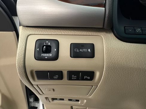 Used 2015 Lexus LS 460 w/ Comfort Package RWD image 24
