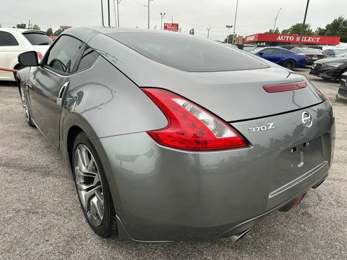 Used 2014 Nissan 370Z Coupe RWD image 28