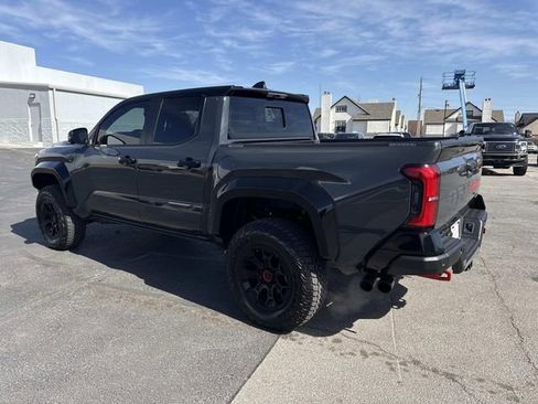 Used 2025 Toyota Tacoma TRD Pro AWD/4WD image 2