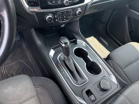 Used 2019 Chevrolet Traverse LT FWD image 21