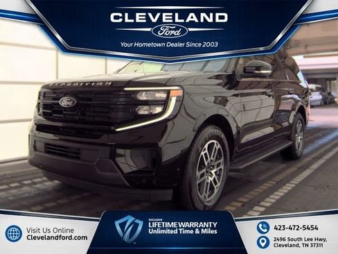 Used 2025 Ford Expedition Max Active RWD image 1