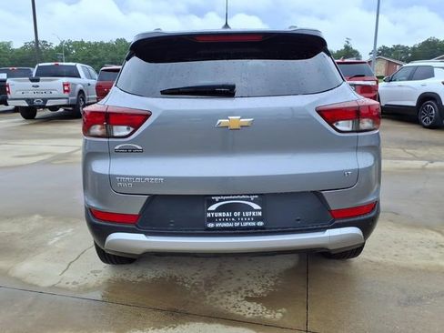 Used 2025 Chevrolet TrailBlazer LT w/ LT Cold Weather Package AWD/4WD image 3