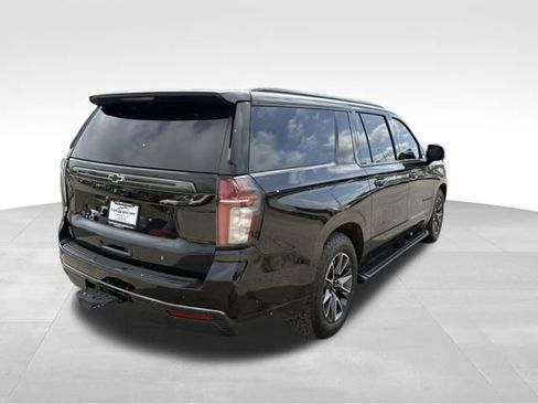 Used 2021 Chevrolet Suburban Z71 w/ Z71 Off-Road Package image 2