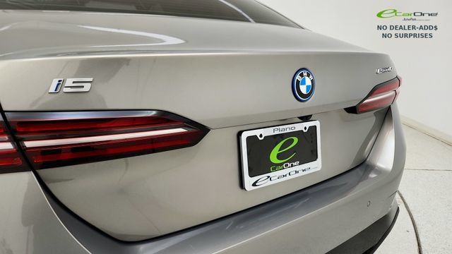 Used 2026 BMW i5 eDrive40 w/ M Sport Package RWD image 26