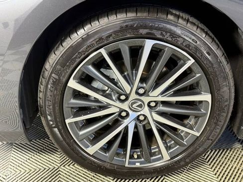 Used 2025 Lexus ES 350 w/ Premium Package image 13