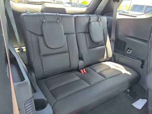 Used 2026 Ford Explorer ST-Line w/ ST-Line Street Pack RWD image 18