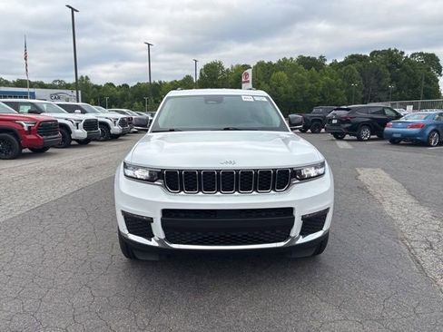 Used 2023 Jeep Grand Cherokee L Limited RWD image 2