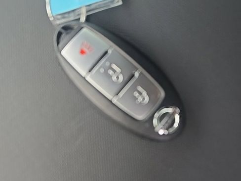 Used 2019 Nissan Titan S image 34