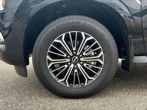 New 2025 Nissan Armada SL w/ Captain's Chari Seat Package AWD/4WD image 8