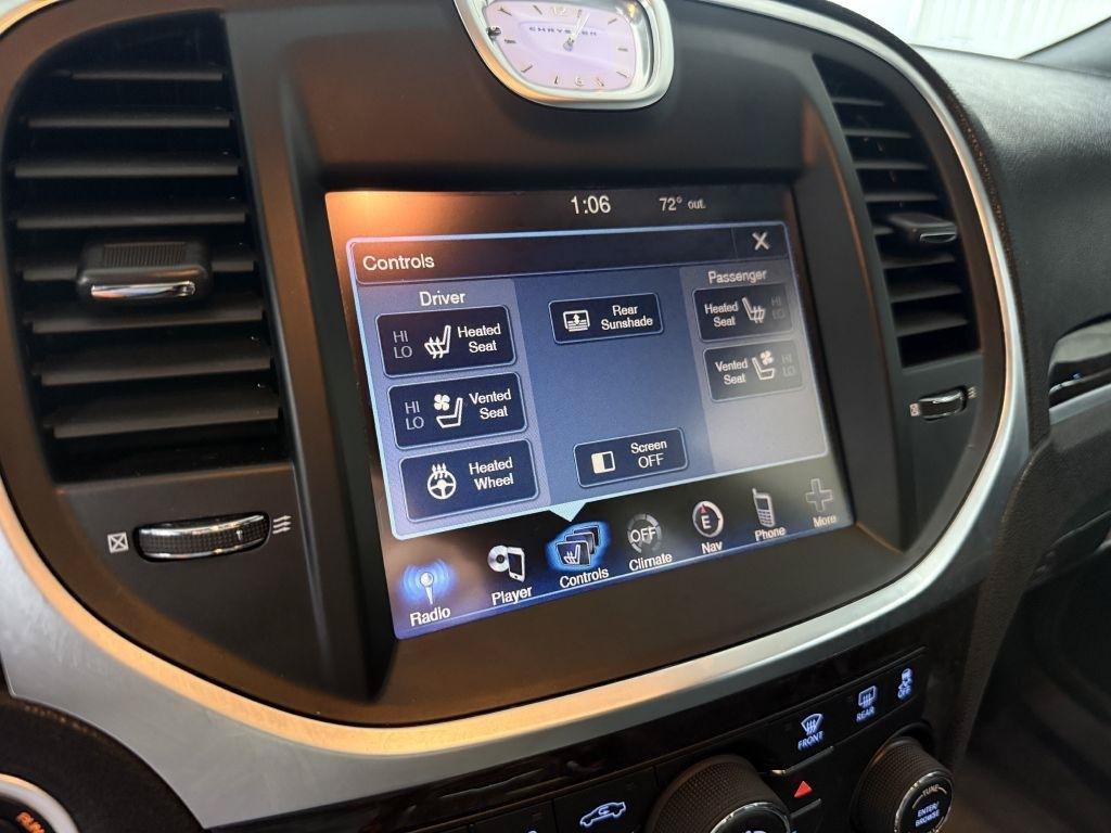 Used 2014 Chrysler 300 C AWD/4WD image 19