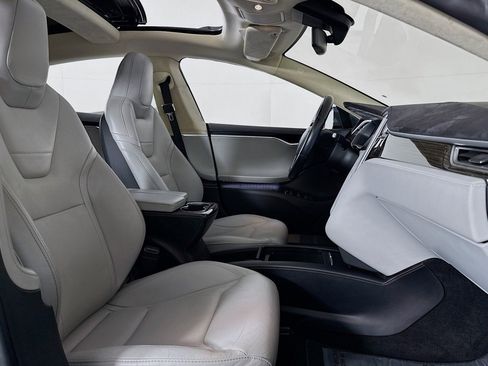 Used 2016 Tesla Model S P90D image 6