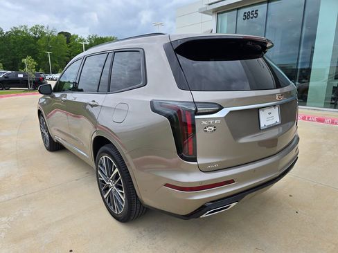 Used 2023 Cadillac XT6 Sport w/ Platinum Package AWD/4WD image 3