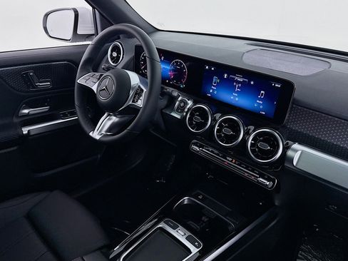 New 2026 Mercedes-Benz GLB 250 image 15