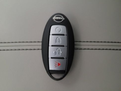 Used 2022 Nissan Pathfinder SV AWD/4WD image 32