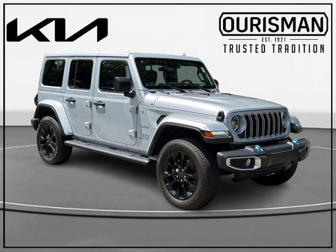 Used 2024 Jeep Wrangler Unlimited Sahara AWD/4WD image 1