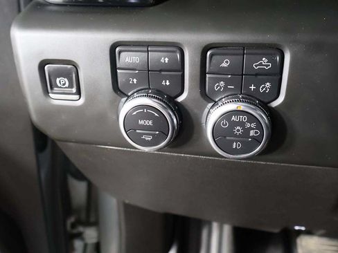 Used 2025 GMC Sierra 2500 AT4 w/ Technology Package AWD/4WD image 41