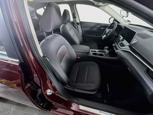 Used 2025 Nissan Altima 2.5 SV w/ SV Special Edition Package FWD image 25