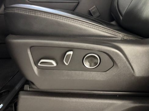 Used 2025 GMC Sierra 1500 Denali AWD/4WD image 19