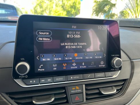 Used 2025 Nissan Altima 2.5 SV FWD image 21