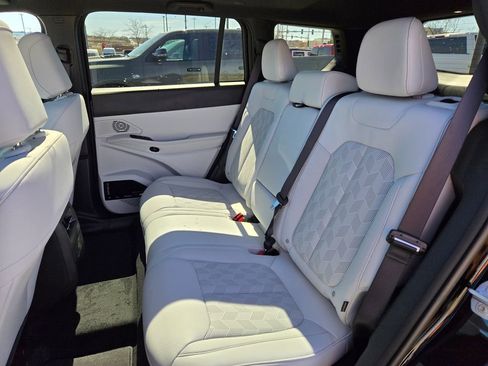 New 2026 Jeep Cherokee Overland w/ Advanced Pro Tech Group image 28