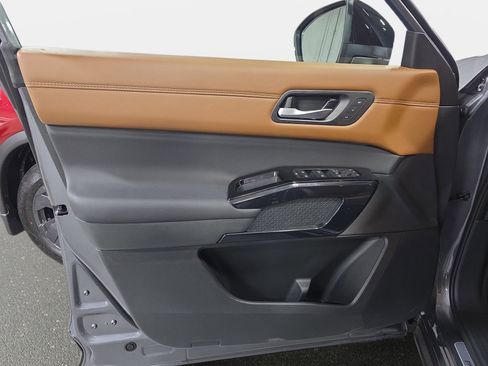 New 2026 Nissan Pathfinder Platinum image 26