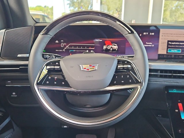 Used 2025 Cadillac Escalade ESV Luxury RWD image 11