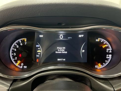 Used 2022 Jeep Grand Cherokee Laredo E AWD/4WD image 12