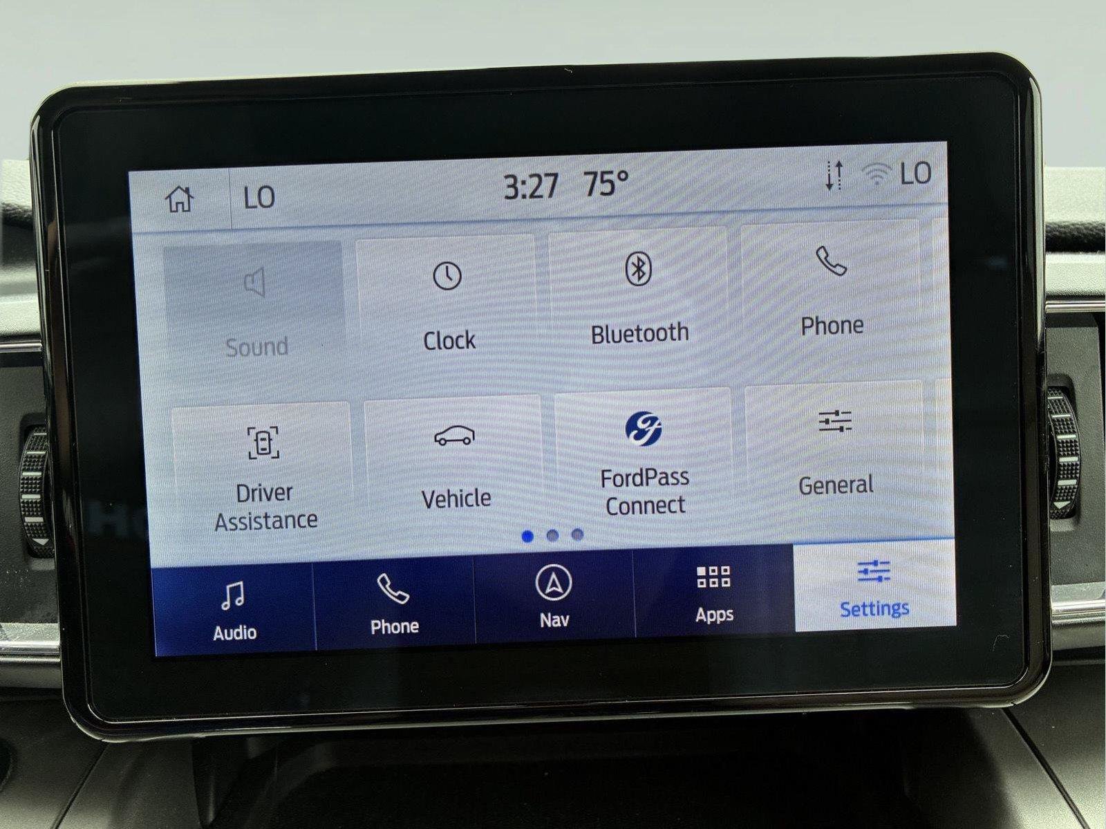 Used 2022 Ford Explorer XLT w/ Equipment Group 202A AWD/4WD image 25