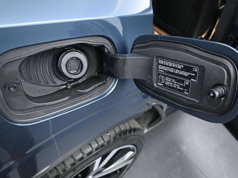 Certified 2024 Volvo XC60 B5 Ultimate AWD/4WD image 18