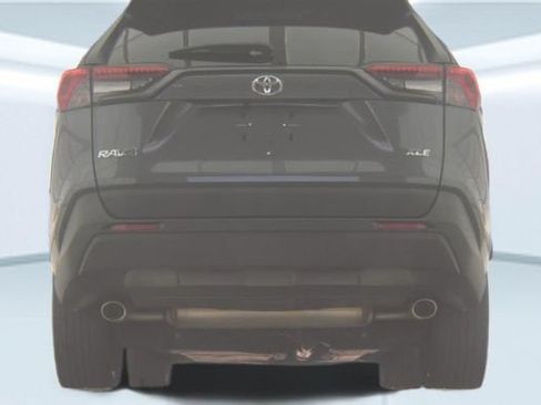 Used 2023 Toyota RAV4 XLE Premium FWD image 8