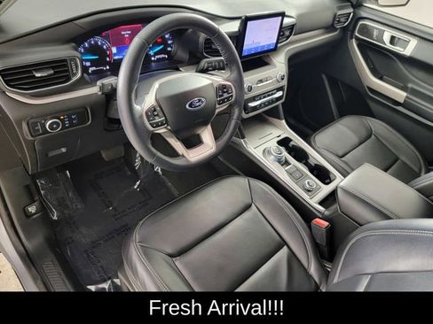 Used 2023 Ford Explorer XLT w/ Equipment Group 202A AWD/4WD image 12