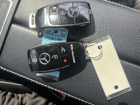 Certified 2021 Mercedes-Benz GLB 35 AMG 4MATIC image 38