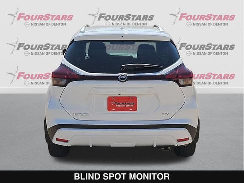 Used 2022 Nissan Kicks SV FWD image 5