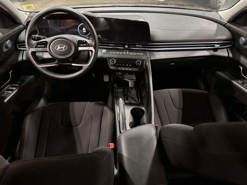 Used 2024 Hyundai Elantra SEL image 21