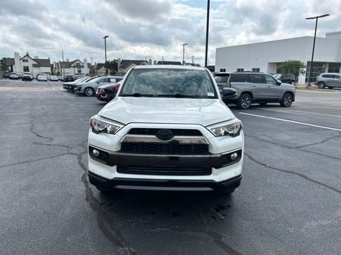 Used 2019 Toyota 4Runner Limited AWD/4WD image 3