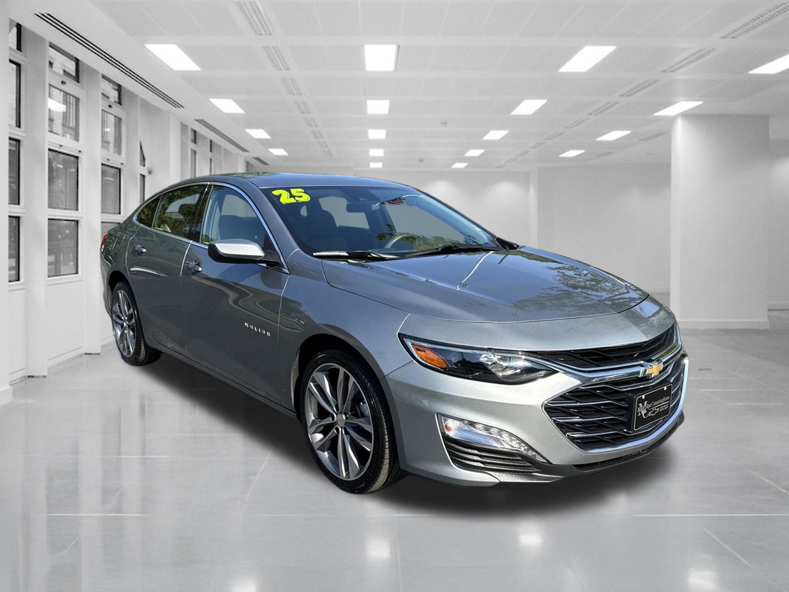 Certified 2025 Chevrolet Malibu LT FWD image 3