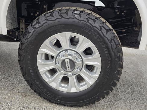 Used 2022 Ford F250 XL w/ STX Appearance Package AWD/4WD image 32