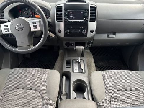 Used 2017 Nissan Frontier SV image 14