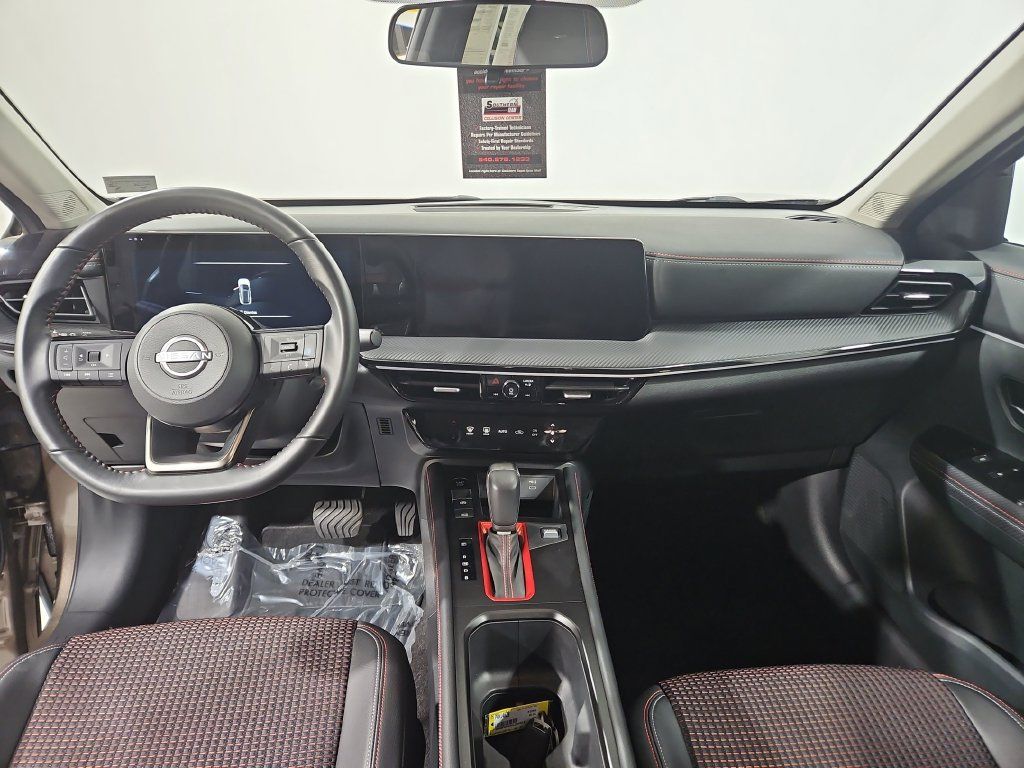 Certified 2025 Nissan Kicks SR FWD image 14