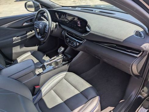 Used 2025 Buick Envista Sport Touring FWD image 36