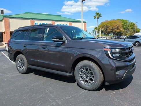 New 2026 Ford Expedition Active image 2