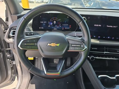 Used 2024 Chevrolet Traverse LT FWD image 9