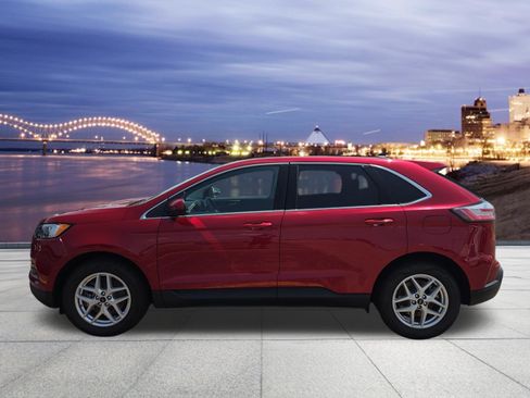 Used 2024 Ford Edge SEL AWD/4WD image 2
