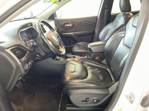 Used 2020 Jeep Cherokee Limited AWD/4WD image 18