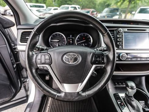 Used 2015 Toyota Highlander Limited Platinum AWD/4WD image 46