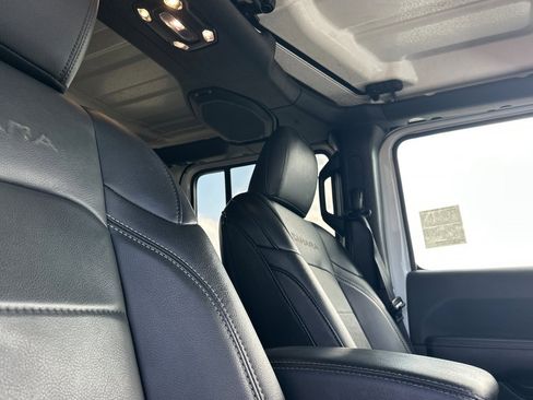 Used 2023 Jeep Wrangler Sahara image 17