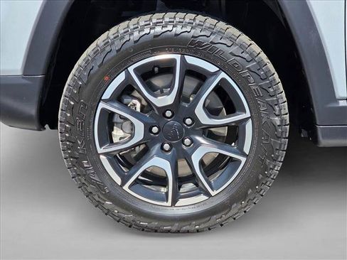Used 2024 Jeep Compass Trailhawk AWD/4WD image 23