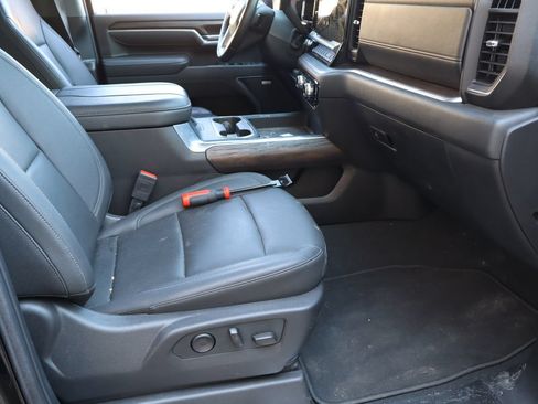 Used 2025 GMC Sierra 2500 SLT w/ SLT Convenience Package AWD/4WD image 16