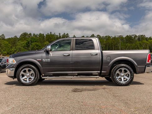Used 2016 RAM 1500 Laramie RWD image 4