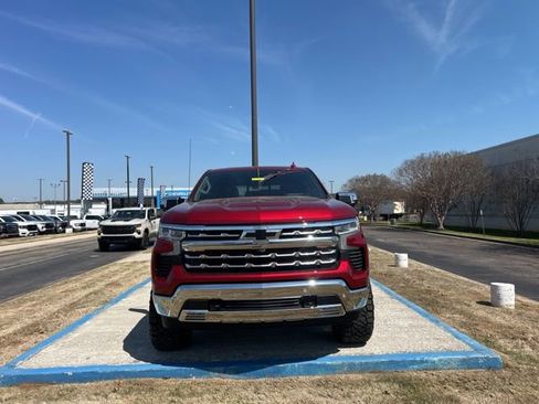 New 2026 Chevrolet Silverado 1500 LTZ w/ LTZ Premium Package AWD/4WD image 9